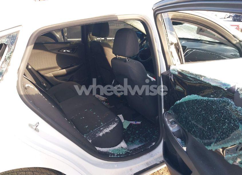 Photo 8 of 2017 Chevrolet Malibu 1LT (VIN 1G1ZE5ST4HF185331)