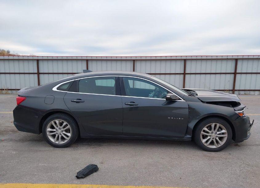 Photo 13 of 2017 Chevrolet Malibu 1LT (VIN 1G1ZE5ST4HF200765)