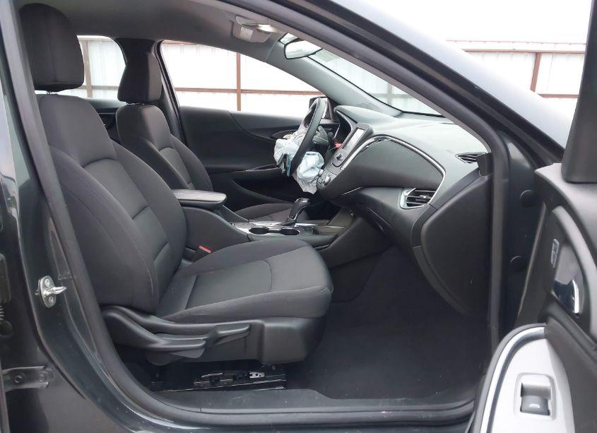 Photo 5 of 2017 Chevrolet Malibu 1LT (VIN 1G1ZE5ST4HF200765)