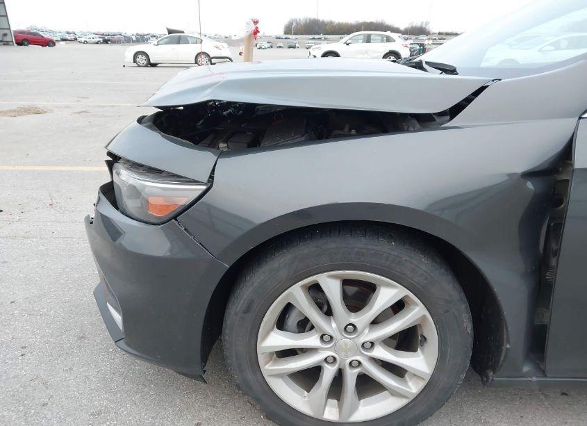 Photo 6 of 2017 Chevrolet Malibu 1LT (VIN 1G1ZE5ST4HF200765)