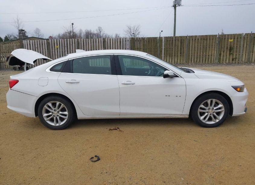 Photo 14 of 2017 Chevrolet Malibu 1LT (VIN 1G1ZE5ST4HF201690)