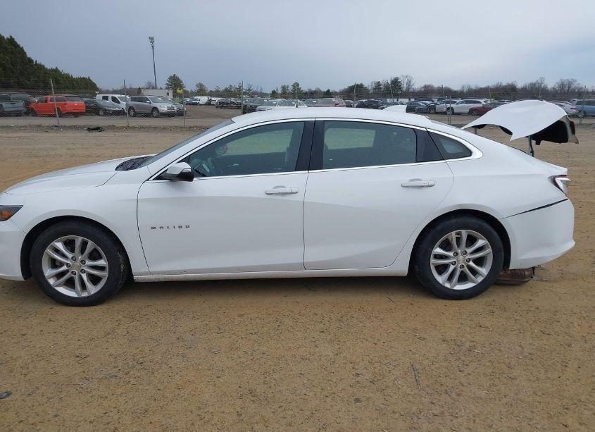 Photo 15 of 2017 Chevrolet Malibu 1LT (VIN 1G1ZE5ST4HF201690)