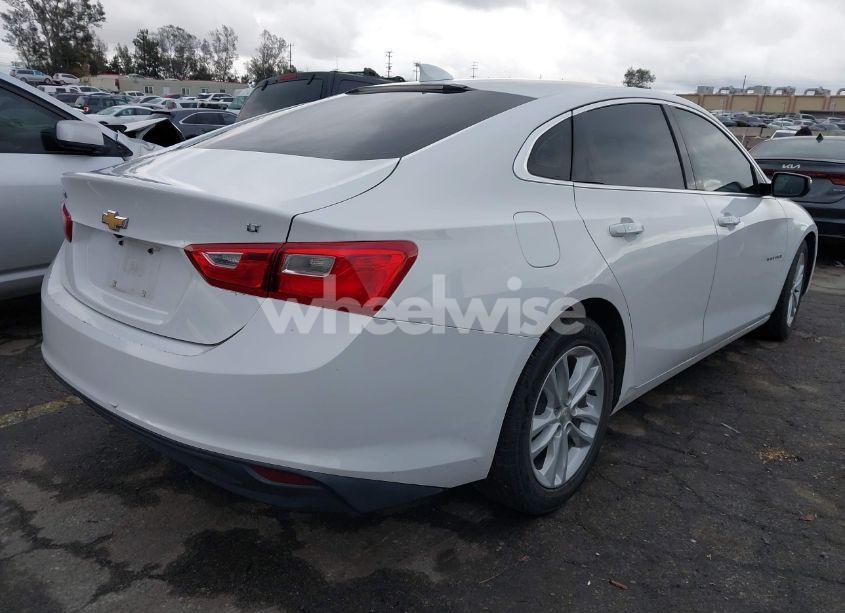 Photo 4 of 2017 Chevrolet Malibu 1LT (VIN 1G1ZE5ST4HF204850)