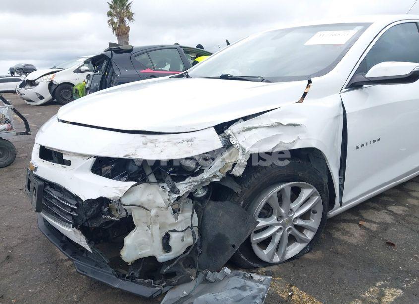 Photo 6 of 2017 Chevrolet Malibu 1LT (VIN 1G1ZE5ST4HF204850)