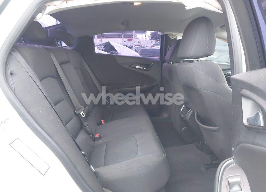 Photo 8 of 2017 Chevrolet Malibu 1LT (VIN 1G1ZE5ST4HF204850)