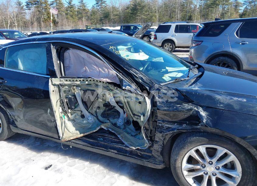 Photo 6 of 2017 Chevrolet Malibu 1LT (VIN 1G1ZE5ST4HF206923)