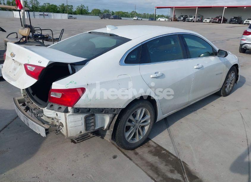 Photo 4 of 2017 Chevrolet Malibu 1LT (VIN 1G1ZE5ST4HF207375)