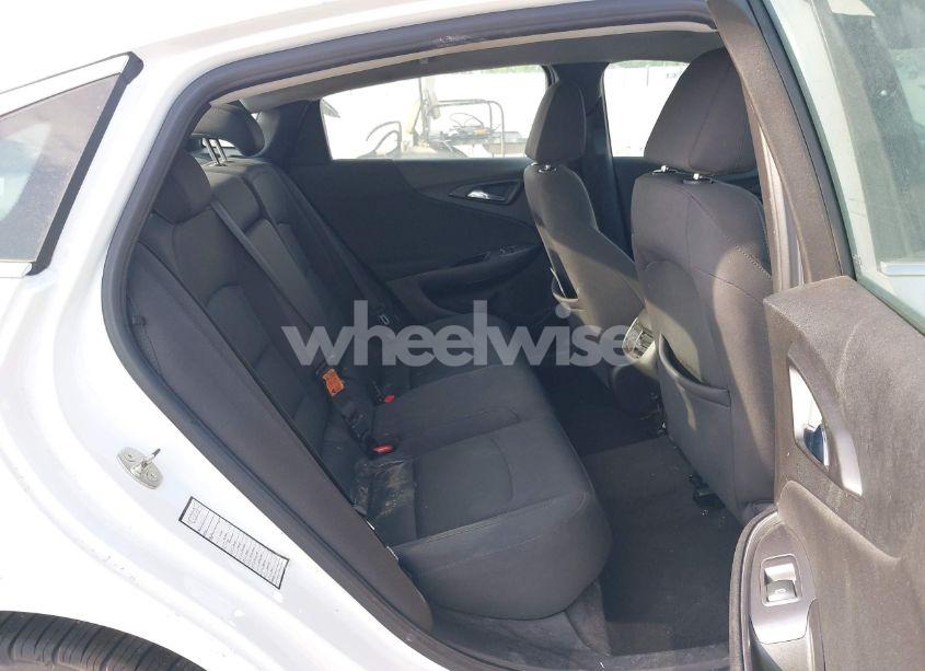 Photo 8 of 2017 Chevrolet Malibu 1LT (VIN 1G1ZE5ST4HF207375)