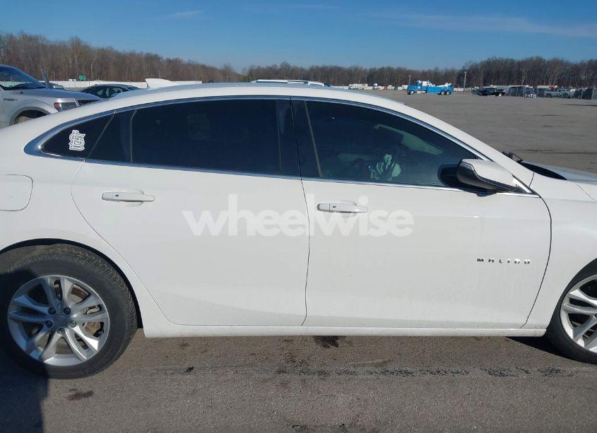 Photo 13 of 2017 Chevrolet Malibu 1LT (VIN 1G1ZE5ST4HF209093)