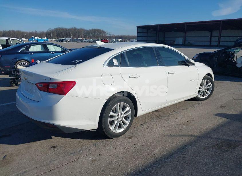 Photo 4 of 2017 Chevrolet Malibu 1LT (VIN 1G1ZE5ST4HF209093)