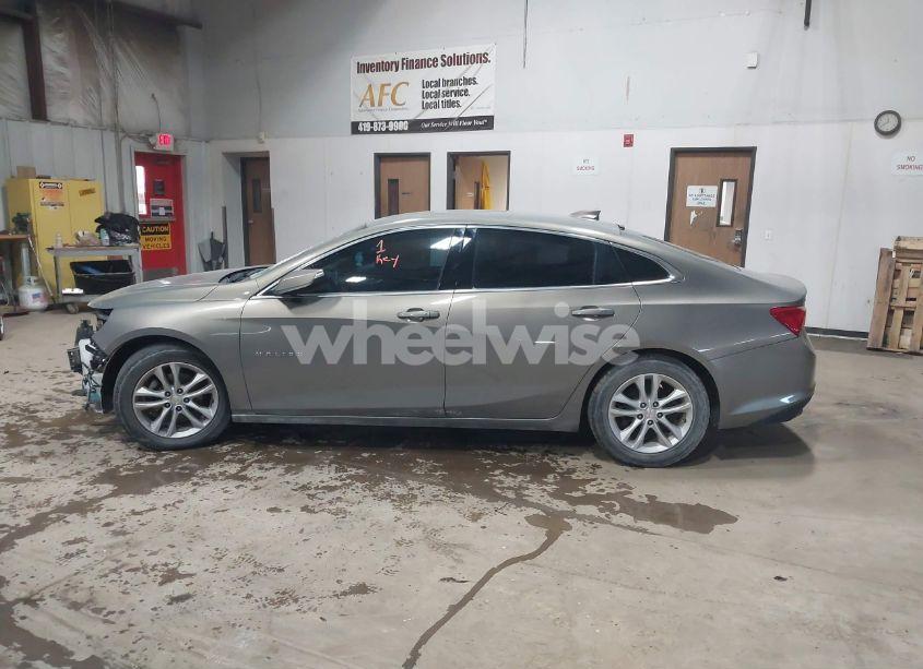 Photo 14 of 2017 Chevrolet Malibu 1LT (VIN 1G1ZE5ST4HF221647)