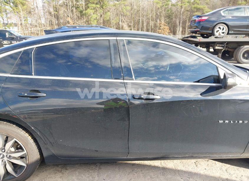 Photo 13 of 2017 Chevrolet Malibu 1LT (VIN 1G1ZE5ST4HF239260)