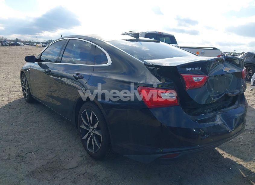 Photo 3 of 2017 Chevrolet Malibu 1LT (VIN 1G1ZE5ST4HF239260)