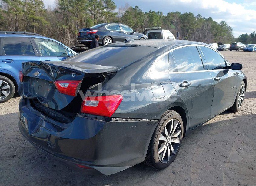 Photo 4 of 2017 Chevrolet Malibu 1LT (VIN 1G1ZE5ST4HF239260)