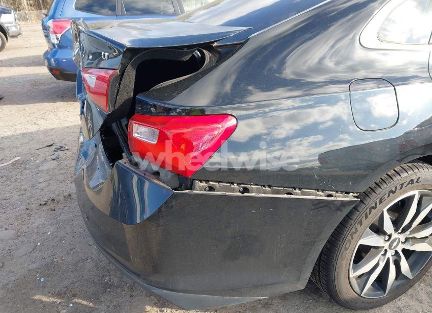 Photo 6 of 2017 Chevrolet Malibu 1LT (VIN 1G1ZE5ST4HF239260)