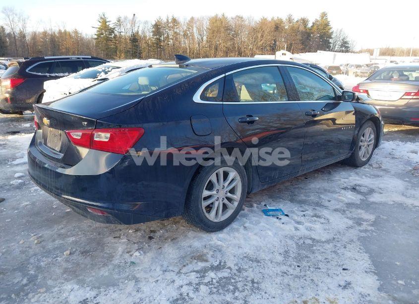 Photo 4 of 2017 Chevrolet Malibu 1LT (VIN 1G1ZE5ST4HF258519)