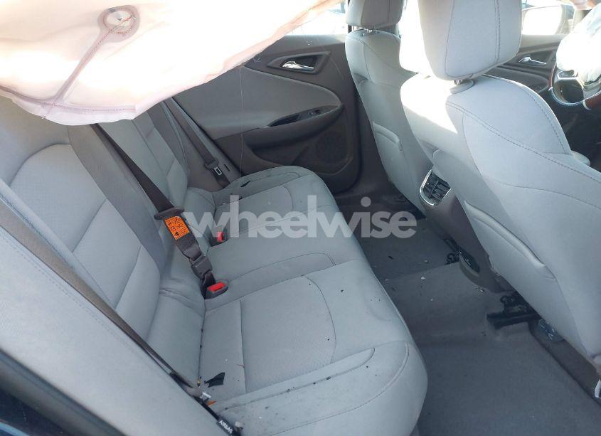 Photo 8 of 2017 Chevrolet Malibu 1LT (VIN 1G1ZE5ST4HF258519)