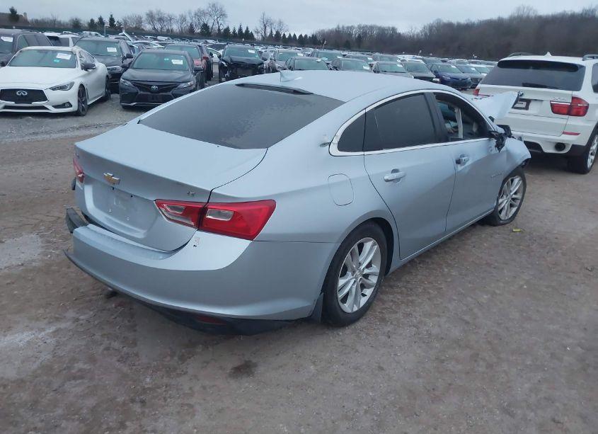 Photo 4 of 2017 Chevrolet Malibu 1LT (VIN 1G1ZE5ST4HF262408)