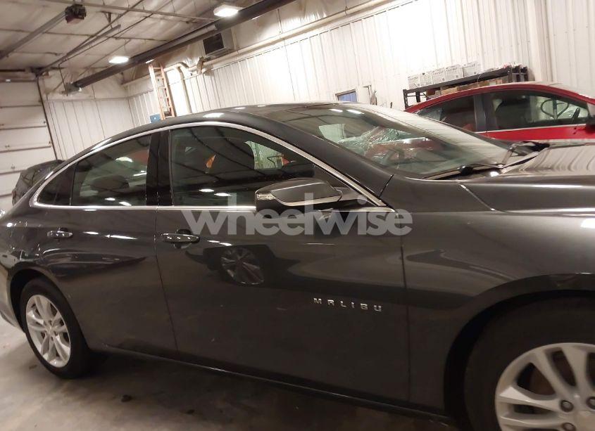 Photo 13 of 2017 Chevrolet Malibu 1LT (VIN 1G1ZE5ST4HF263896)