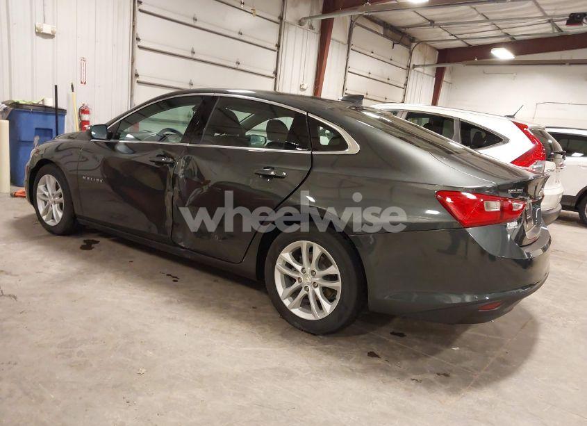 Photo 3 of 2017 Chevrolet Malibu 1LT (VIN 1G1ZE5ST4HF263896)