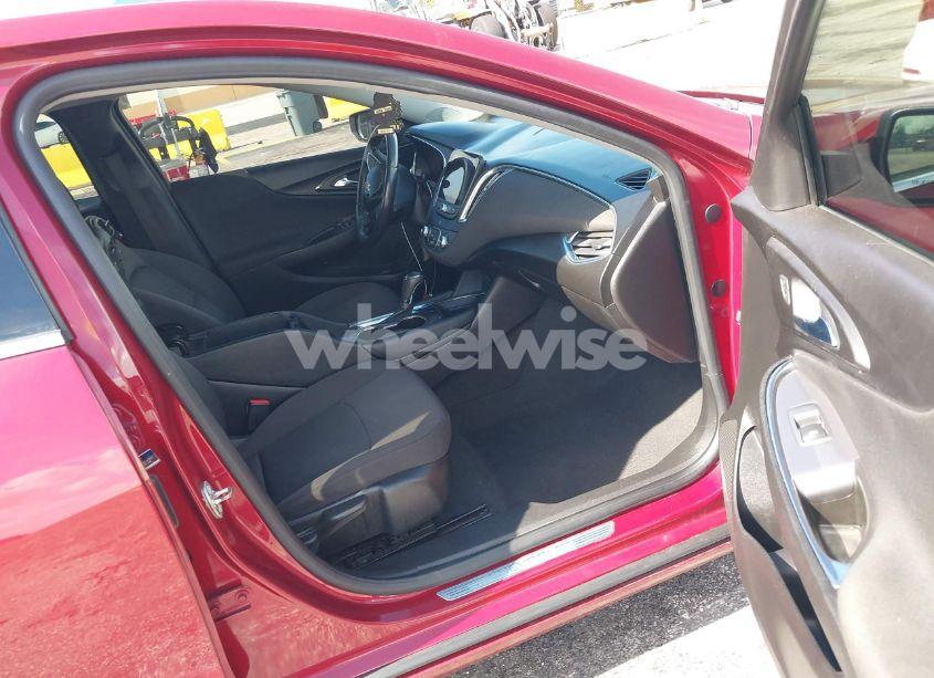 Photo 5 of 2017 Chevrolet Malibu 1LT (VIN 1G1ZE5ST4HF286174)