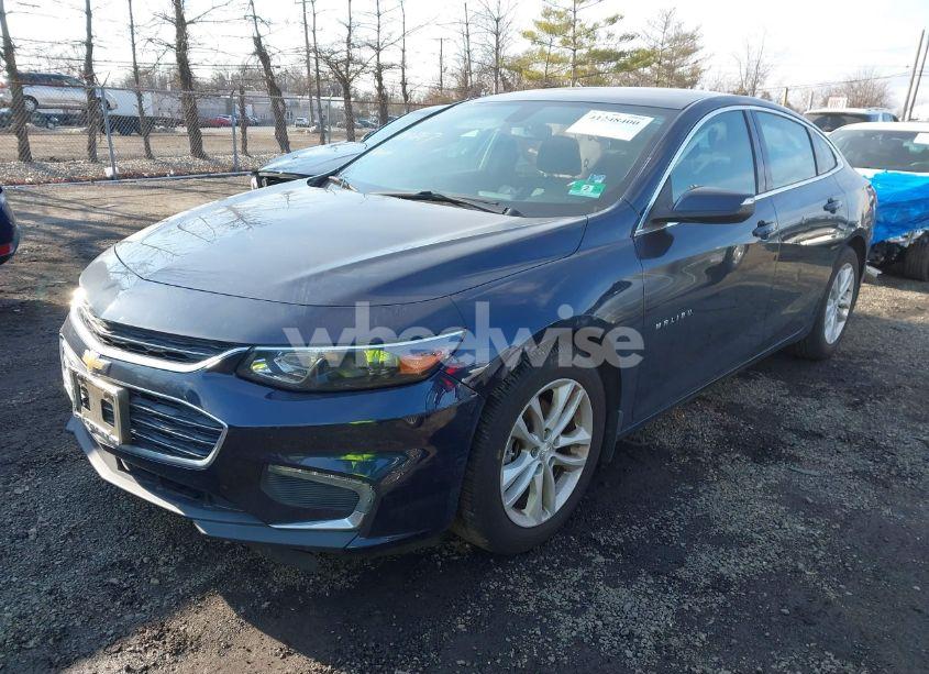 Photo 2 of 2016 Chevrolet Malibu 1LT (VIN 1G1ZE5ST5GF181304)