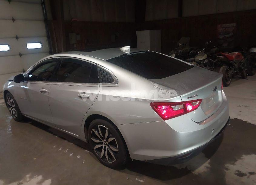 Photo 3 of 2016 Chevrolet Malibu 1LT (VIN 1G1ZE5ST5GF190598)