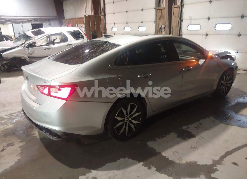 Photo 4 of 2016 Chevrolet Malibu 1LT (VIN 1G1ZE5ST5GF190598)