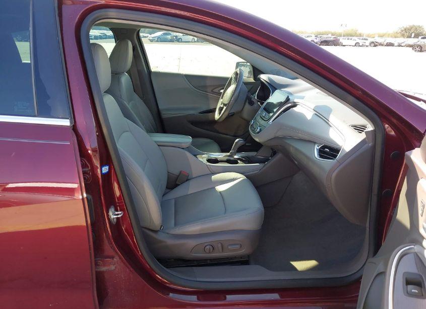 Photo 5 of 2016 Chevrolet Malibu 1LT (VIN 1G1ZE5ST5GF191444)