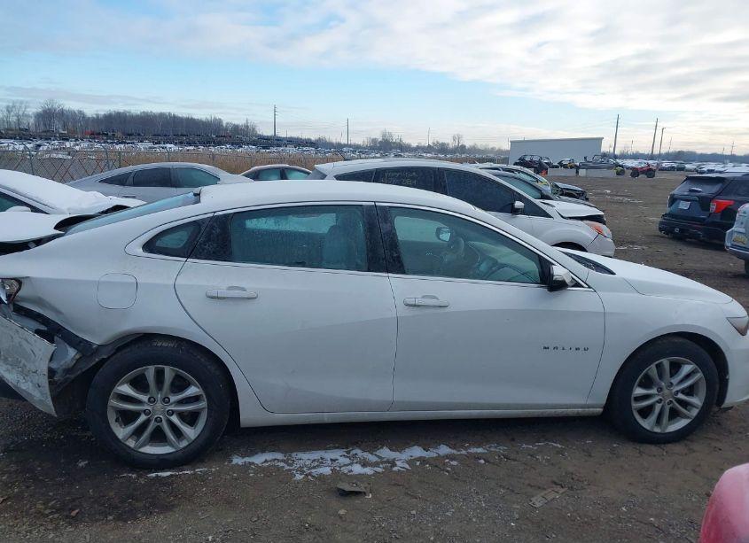 Photo 13 of 2016 Chevrolet Malibu 1LT (VIN 1G1ZE5ST5GF197390)