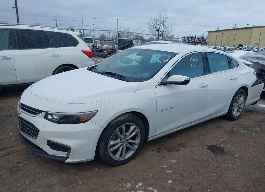 Photo 2 of 2016 Chevrolet Malibu 1LT (VIN 1G1ZE5ST5GF197390)