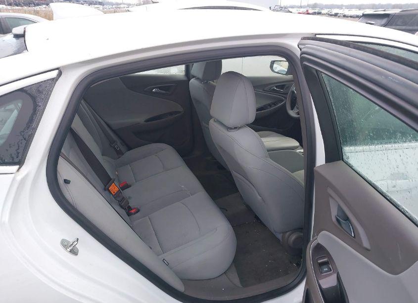 Photo 8 of 2016 Chevrolet Malibu 1LT (VIN 1G1ZE5ST5GF197390)