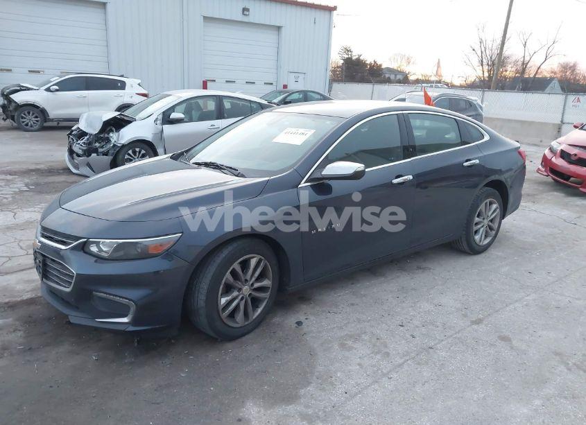 Photo 2 of 2016 Chevrolet Malibu 1LT (VIN 1G1ZE5ST5GF201308)
