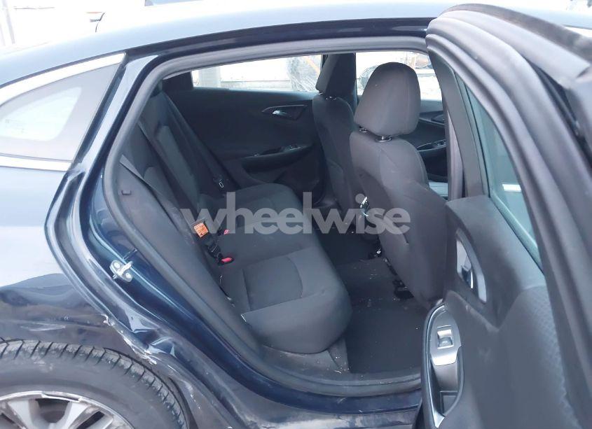 Photo 8 of 2016 Chevrolet Malibu 1LT (VIN 1G1ZE5ST5GF201308)