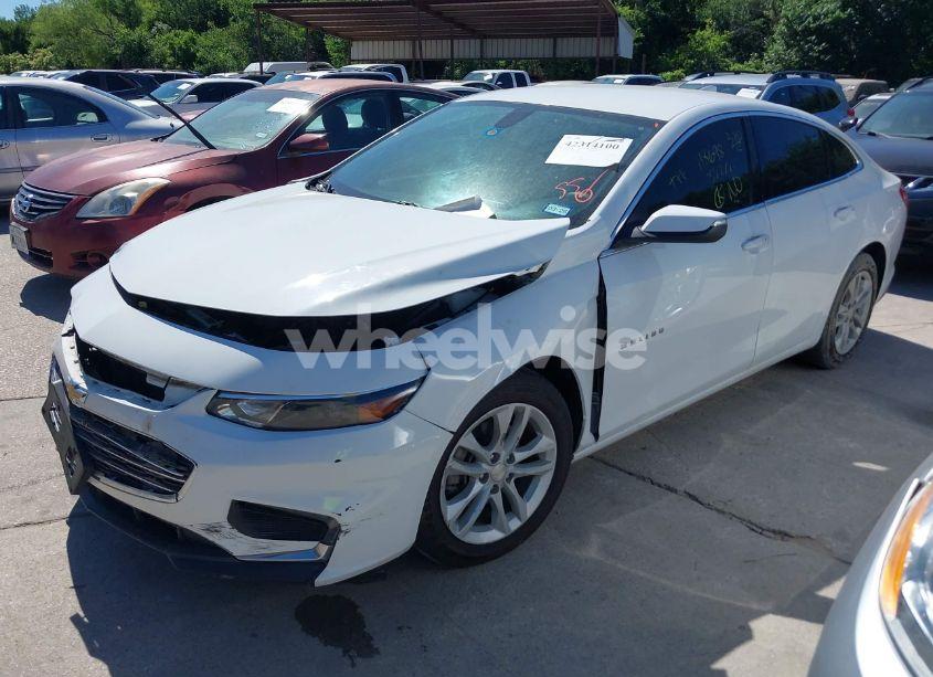 Photo 2 of 2016 Chevrolet Malibu 1LT (VIN 1G1ZE5ST5GF204614)