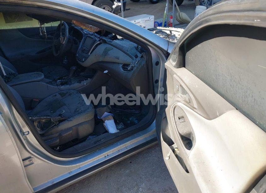 Photo 5 of 2016 Chevrolet Malibu 1LT (VIN 1G1ZE5ST5GF208890)