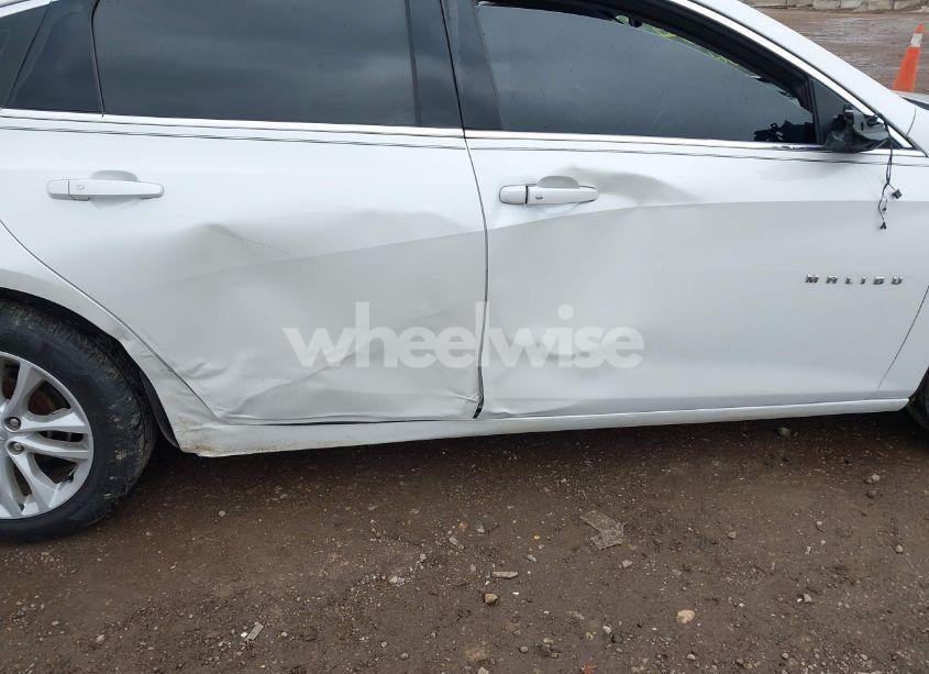 Photo 16 of 2016 Chevrolet Malibu 1LT (VIN 1G1ZE5ST5GF210008)