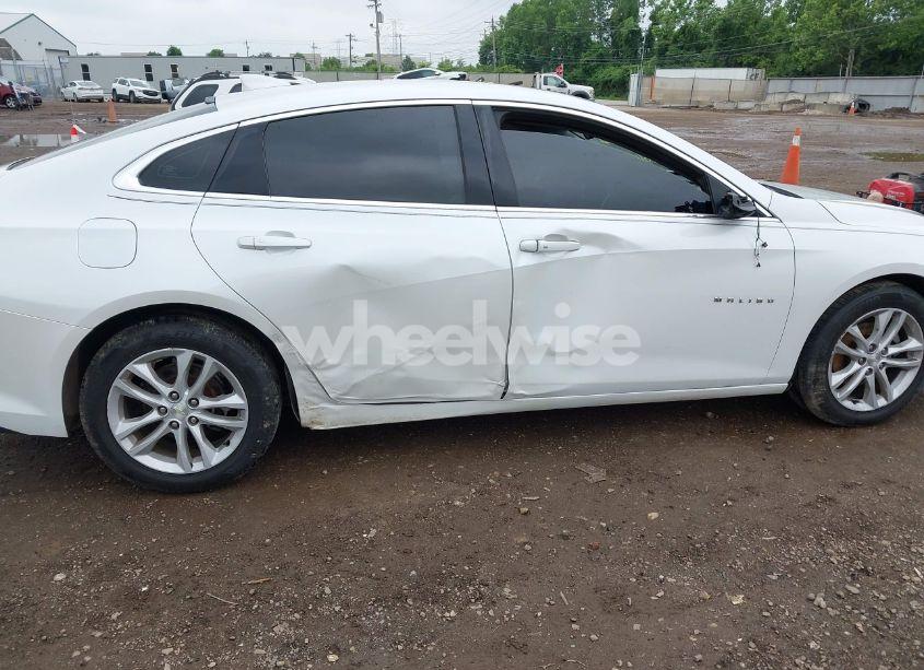 Photo 6 of 2016 Chevrolet Malibu 1LT (VIN 1G1ZE5ST5GF210008)