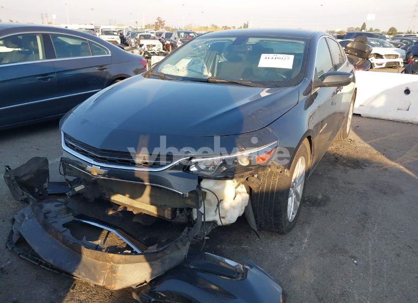 Photo 2 of 2016 Chevrolet Malibu 1LT (VIN 1G1ZE5ST5GF214124)