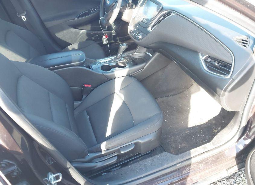 Photo 5 of 2016 Chevrolet Malibu 1LT (VIN 1G1ZE5ST5GF217248)