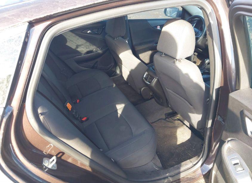 Photo 8 of 2016 Chevrolet Malibu 1LT (VIN 1G1ZE5ST5GF217248)