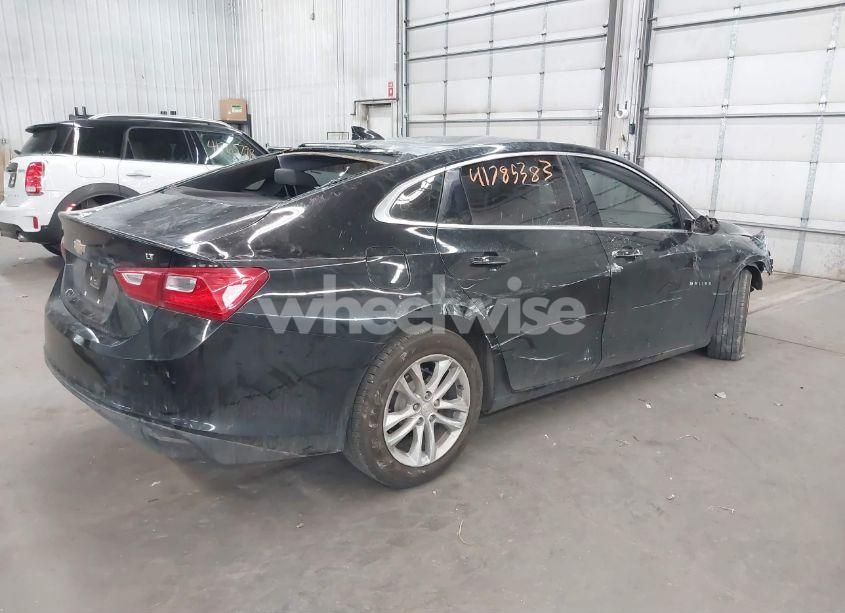 Photo 4 of 2016 Chevrolet Malibu 1LT (VIN 1G1ZE5ST5GF220392)