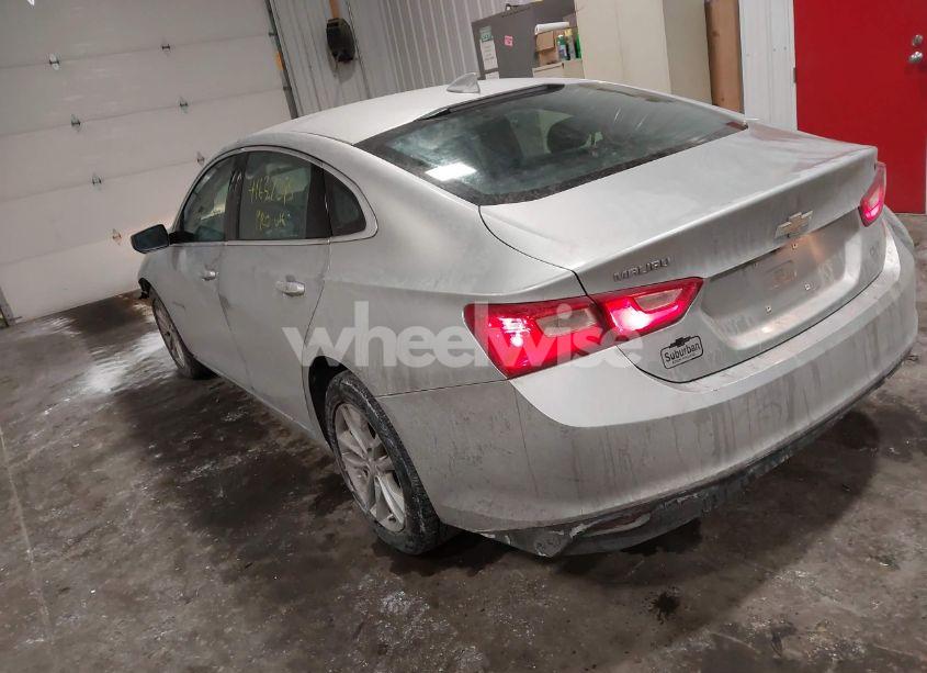 Photo 3 of 2016 Chevrolet Malibu 1LT (VIN 1G1ZE5ST5GF228976)