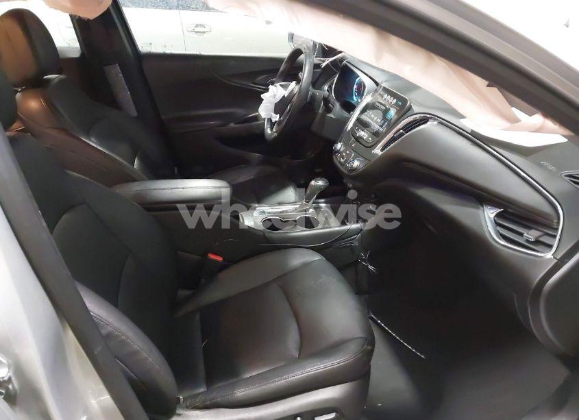 Photo 5 of 2016 Chevrolet Malibu 1LT (VIN 1G1ZE5ST5GF228976)