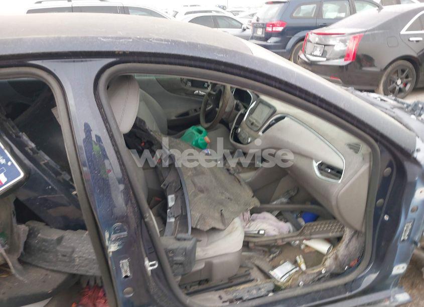 Photo 5 of 2016 Chevrolet Malibu 1LT (VIN 1G1ZE5ST5GF269575)