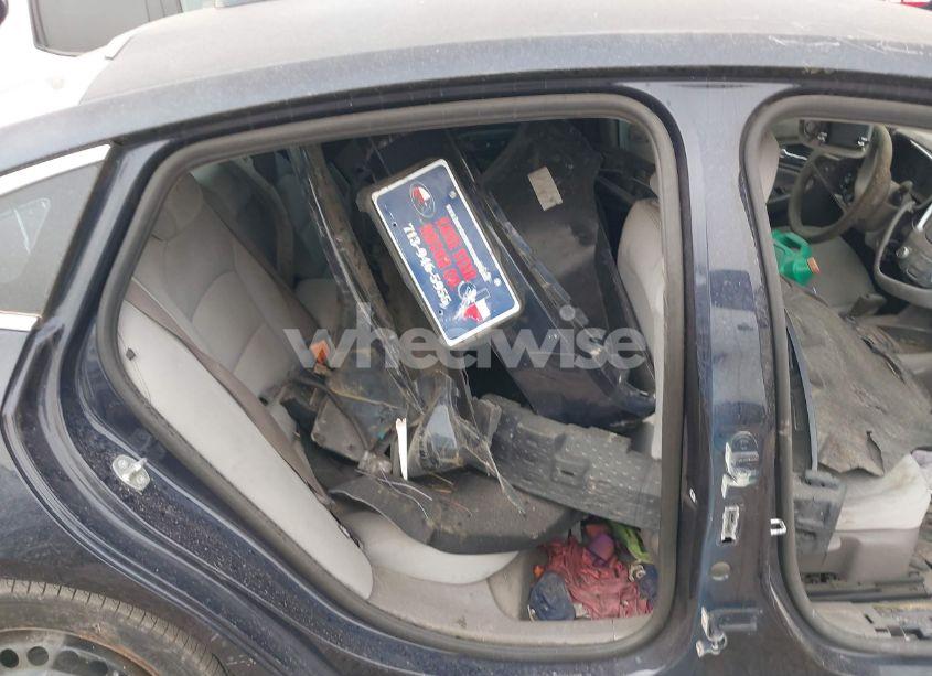 Photo 8 of 2016 Chevrolet Malibu 1LT (VIN 1G1ZE5ST5GF269575)