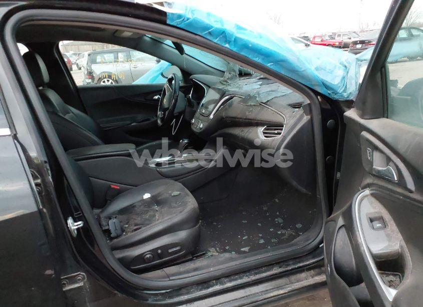 Photo 5 of 2016 Chevrolet Malibu 1LT (VIN 1G1ZE5ST5GF274758)