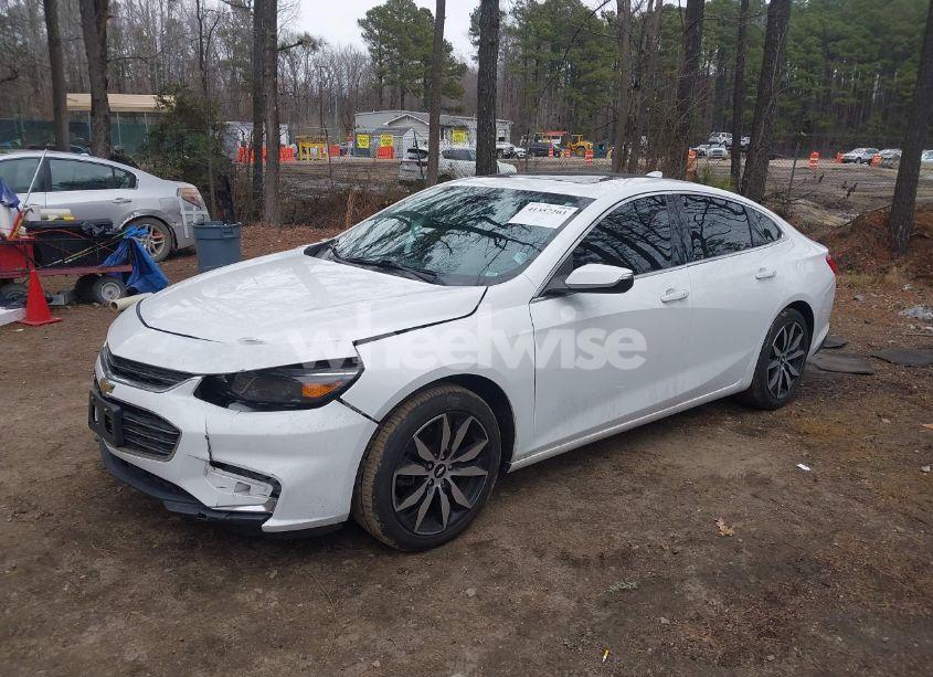 Photo 2 of 2016 Chevrolet Malibu 1LT (VIN 1G1ZE5ST5GF290667)