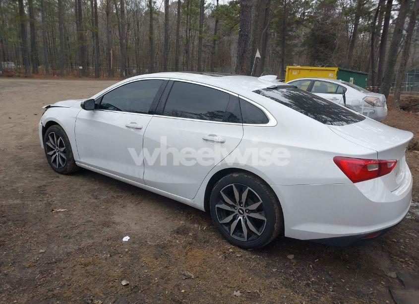 Photo 3 of 2016 Chevrolet Malibu 1LT (VIN 1G1ZE5ST5GF290667)