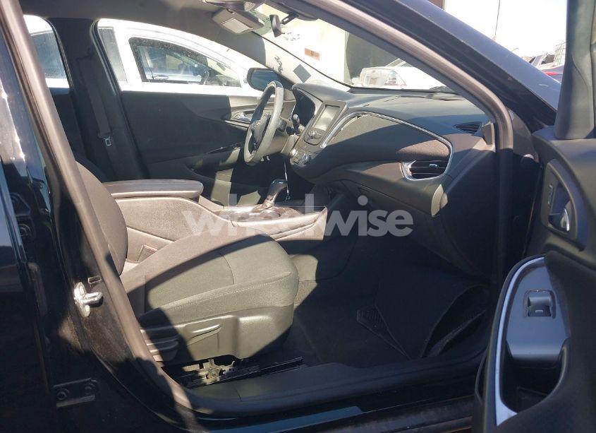 Photo 5 of 2016 Chevrolet Malibu 1LT (VIN 1G1ZE5ST5GF321707)